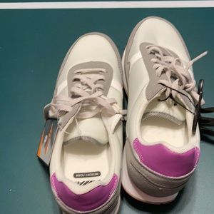 Avia size 8 with tags